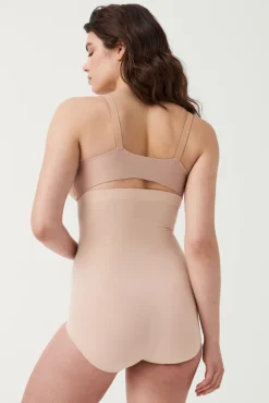 Shaping-Slip in Nude mit hohem Bund. SPANX