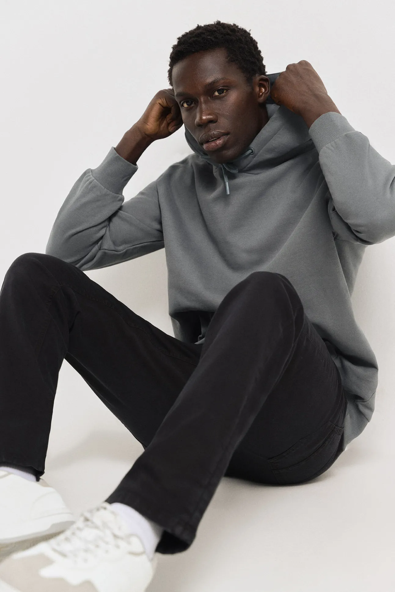 Sweatshirt básica capuz