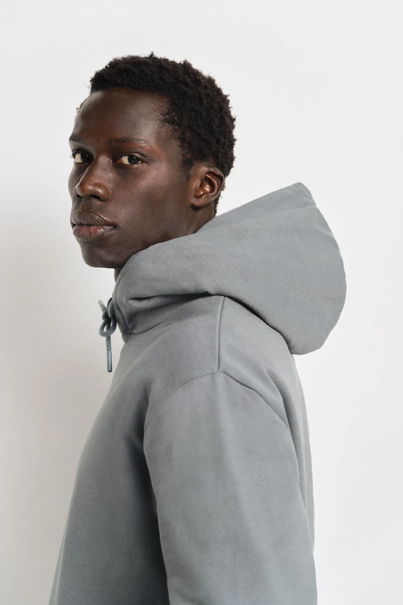 Sweatshirt básica capuz
