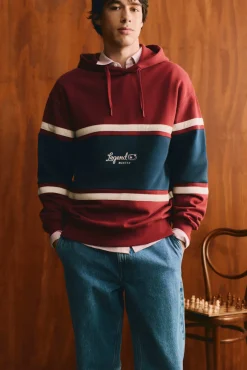 Sweatshirt com capuz e cortes