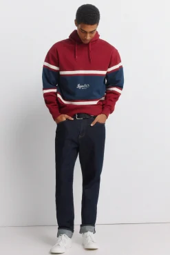 Sweatshirt com capuz e cortes