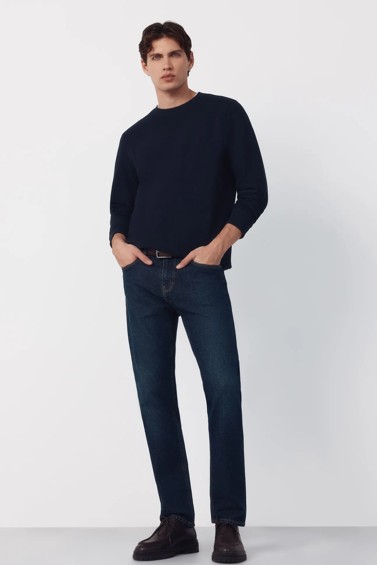 Sweatshirt estruturada com gola caixa