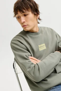 Sweatshirt gola redonda em felpa