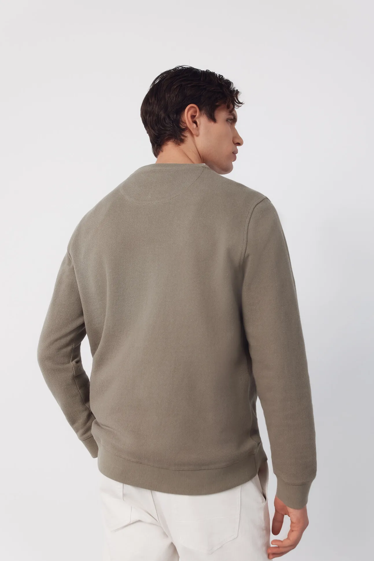 Sweatshirt estruturada com gola caixa