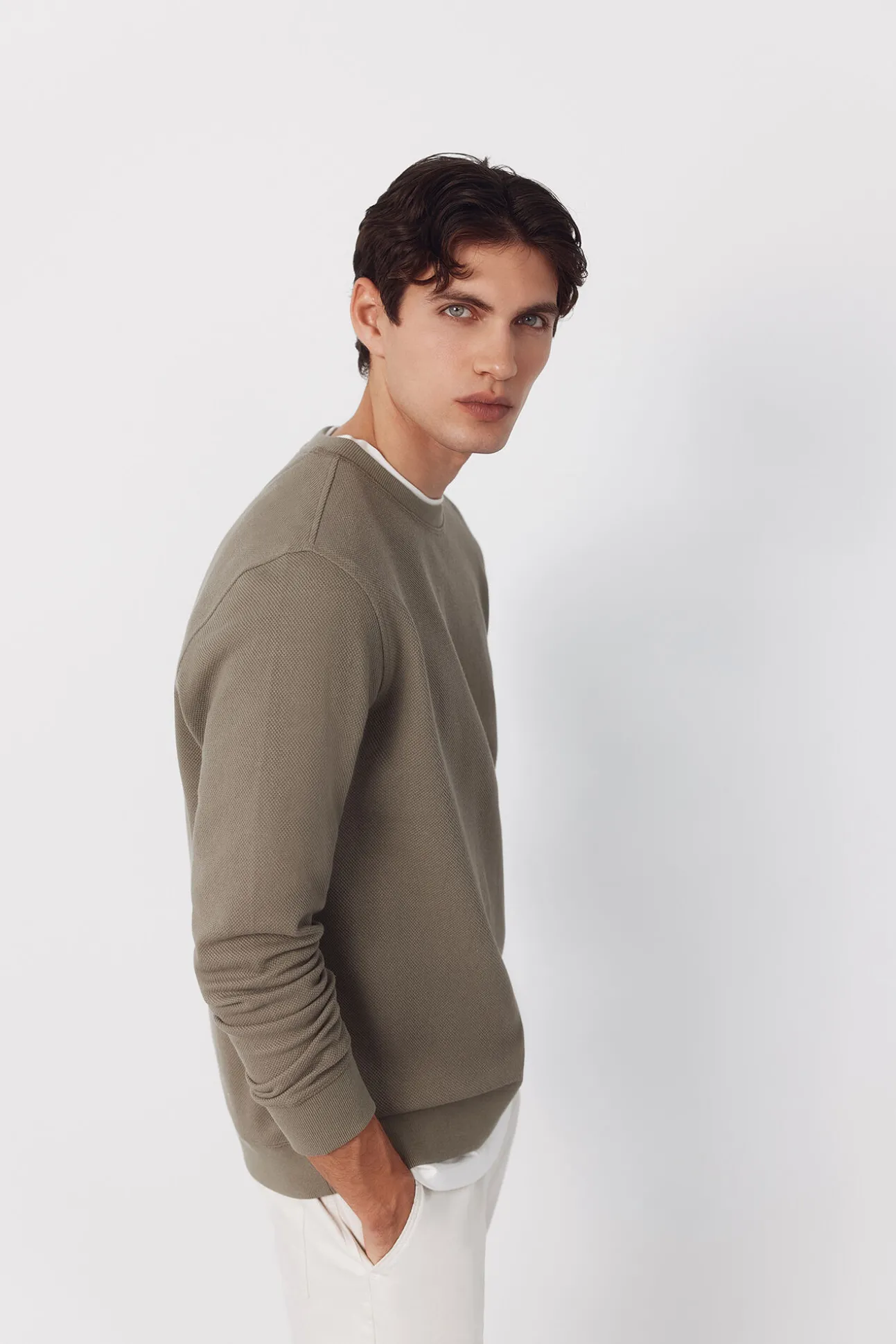 Sweatshirt estruturada com gola caixa