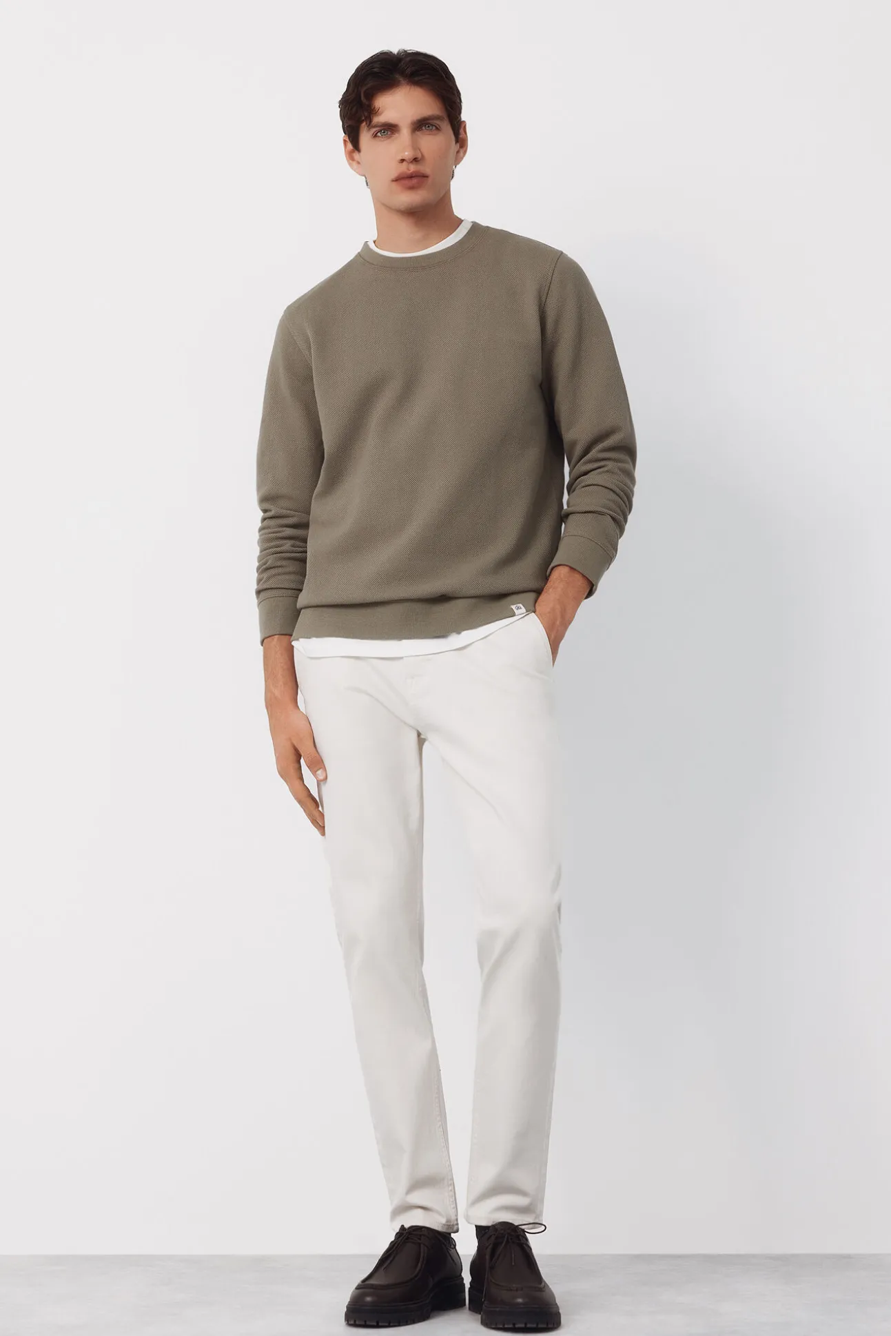 Sweatshirt estruturada com gola caixa