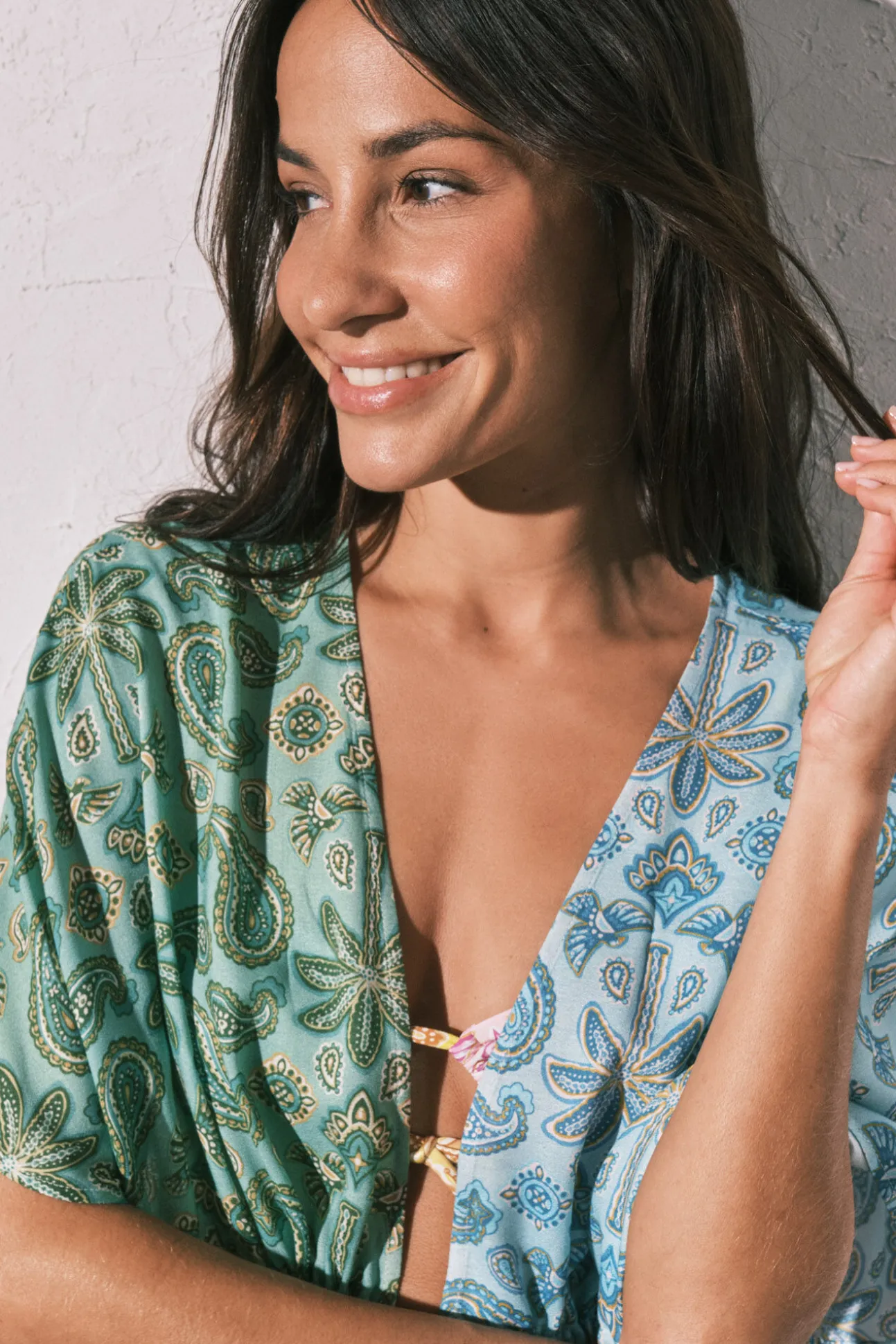 Túnica curta aberta estampada multicolor