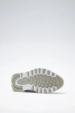 Tênis desportiva de couro Reebok Classic