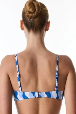 Top biquíni bandeau estampado ondas