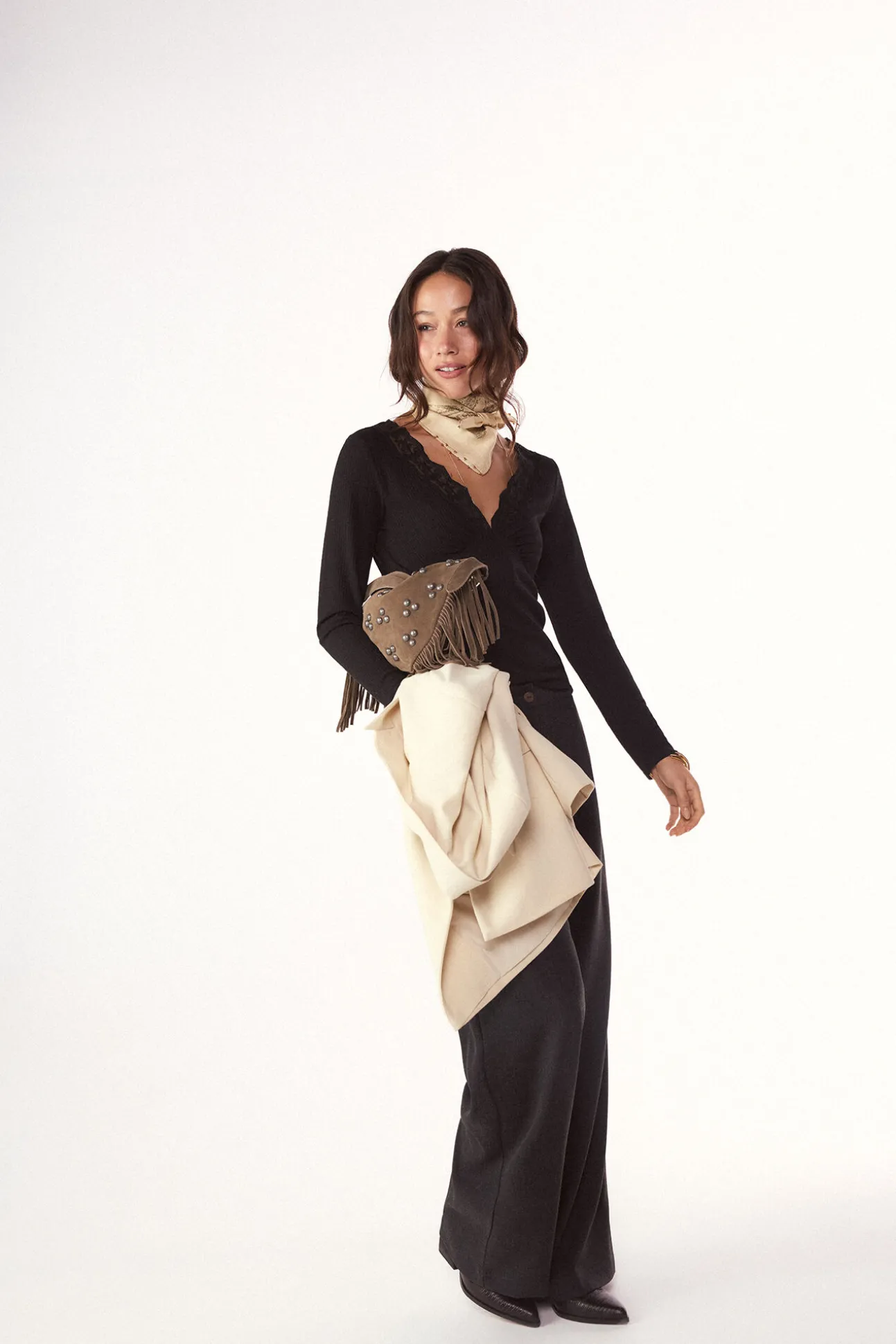 Top com estrutura e detalhes de renda