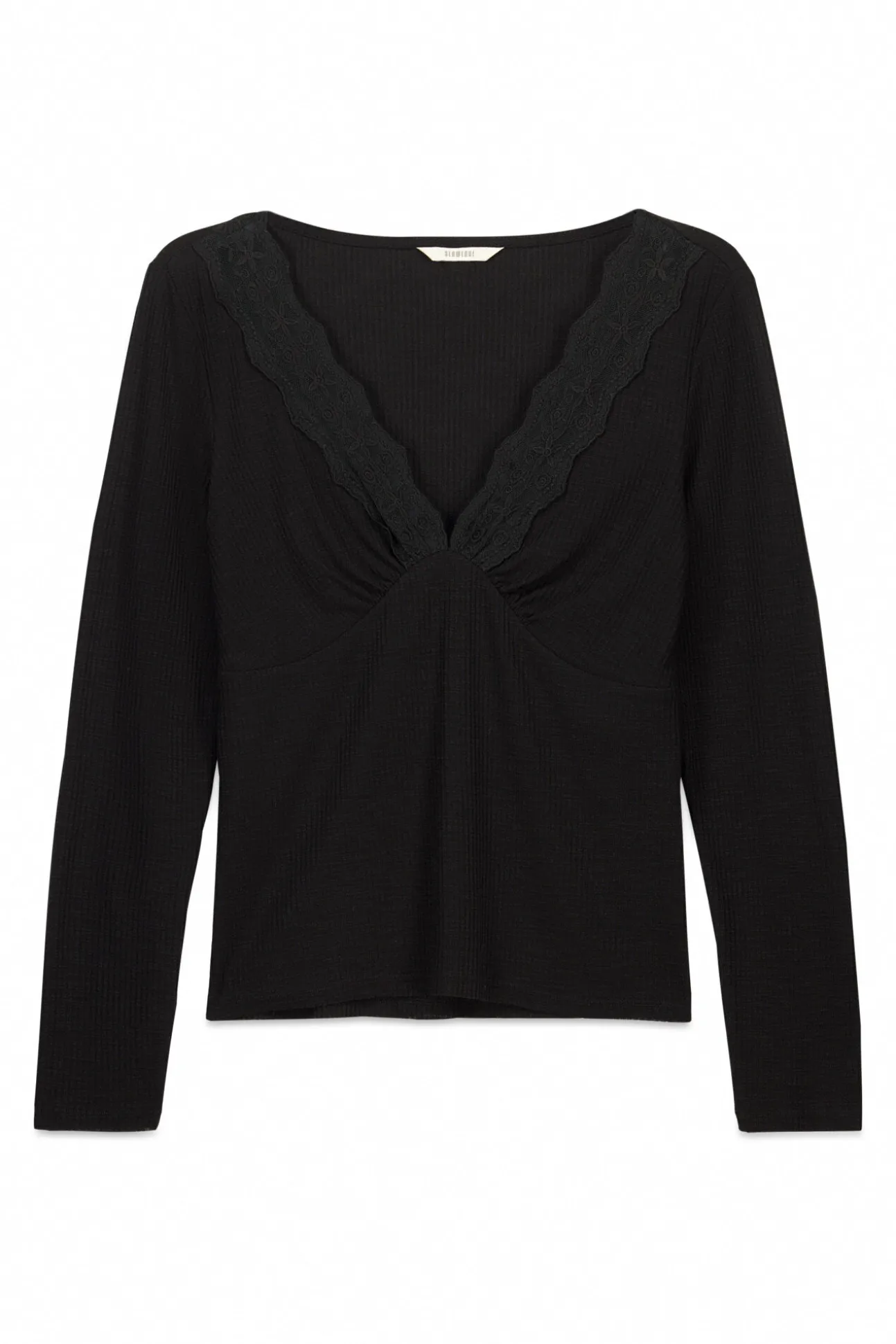 Top com estrutura e detalhes de renda