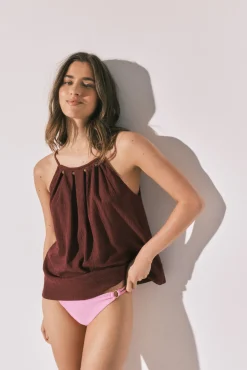 Top de alças com missangas grená