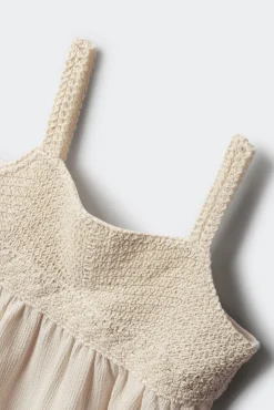 Top de alças em crochet para menina