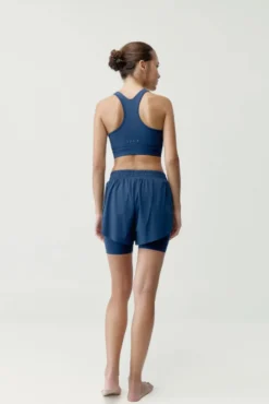Top desportivo Bikila azul-marinho