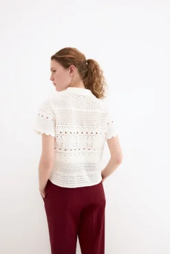 Top gola polo efeito crochet de malha