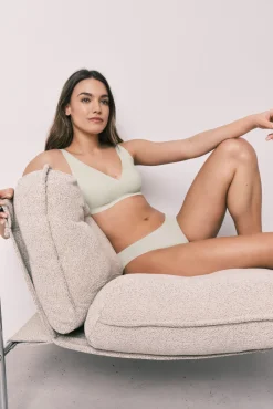 Top halter liso clean cut verde