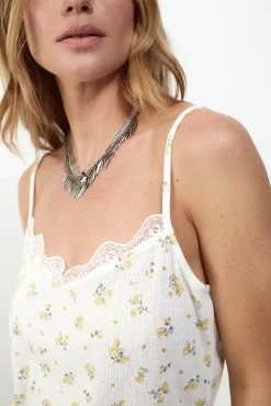 Top tirantes detalle blonda