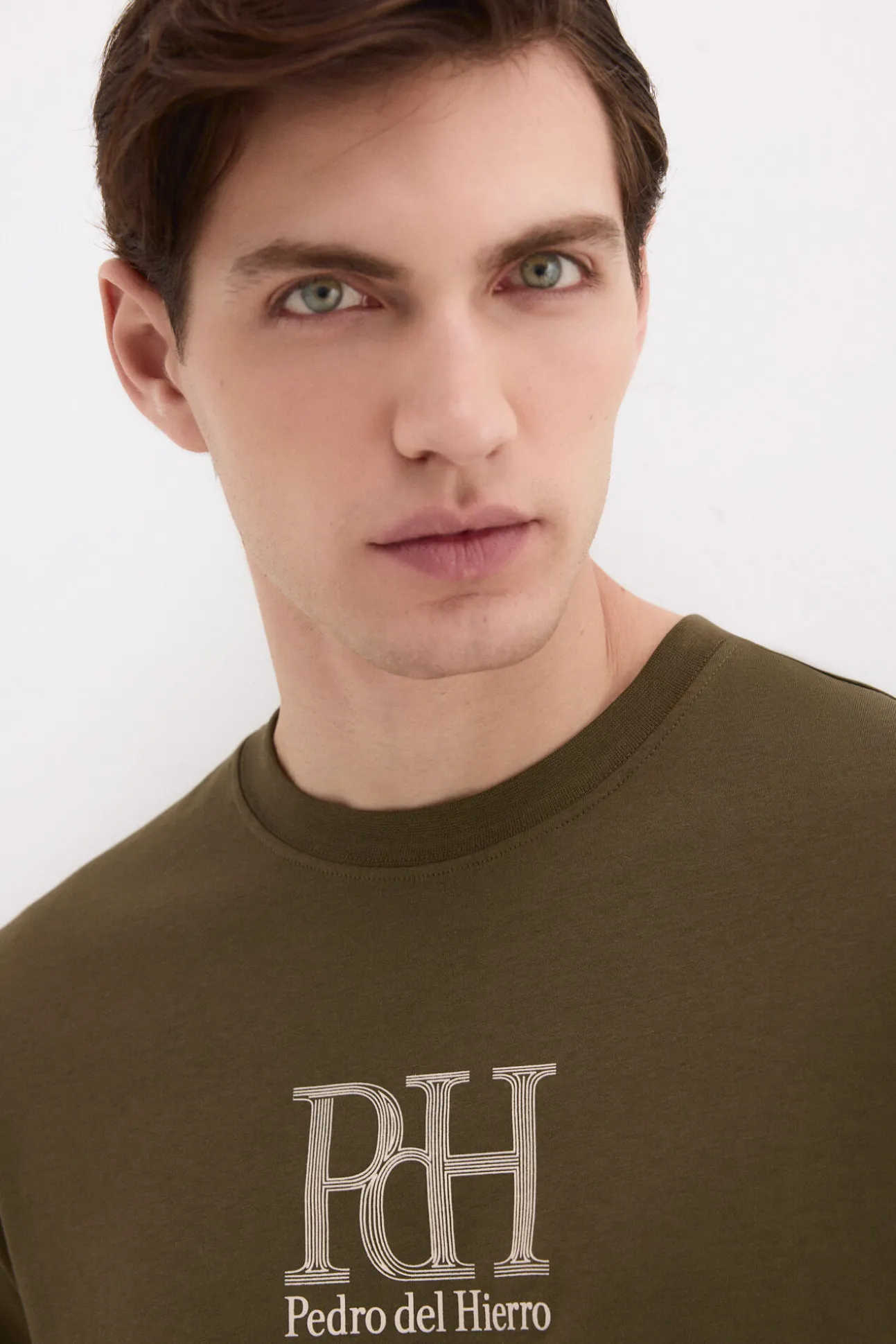 T-shirt com logo