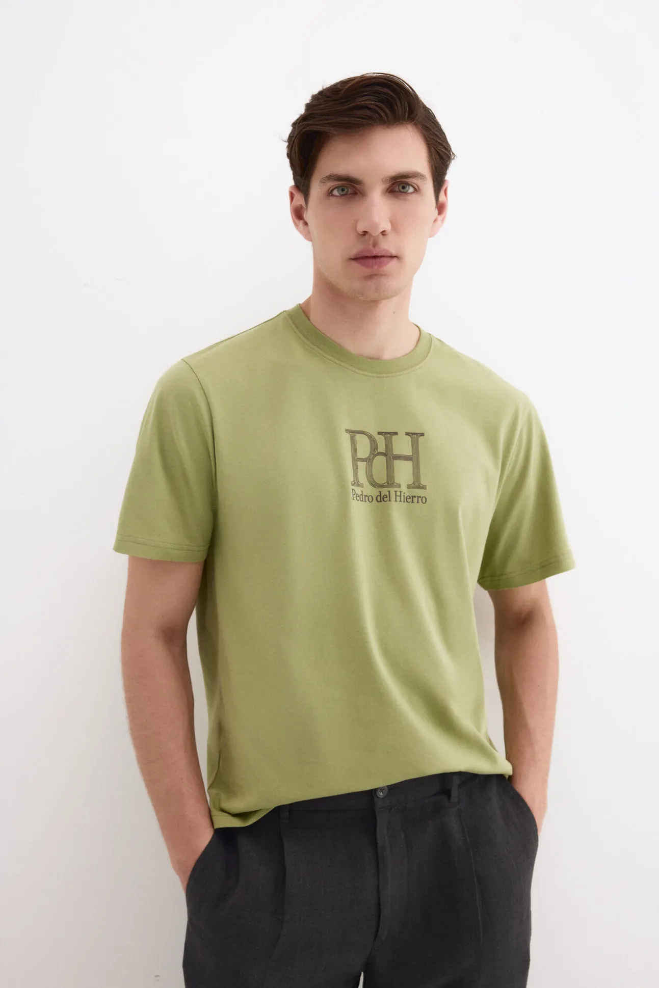 T-shirt com logo