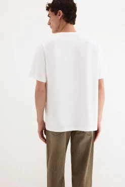 T-shirt com logo