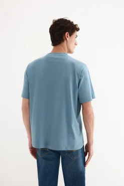 T-shirt com logo
