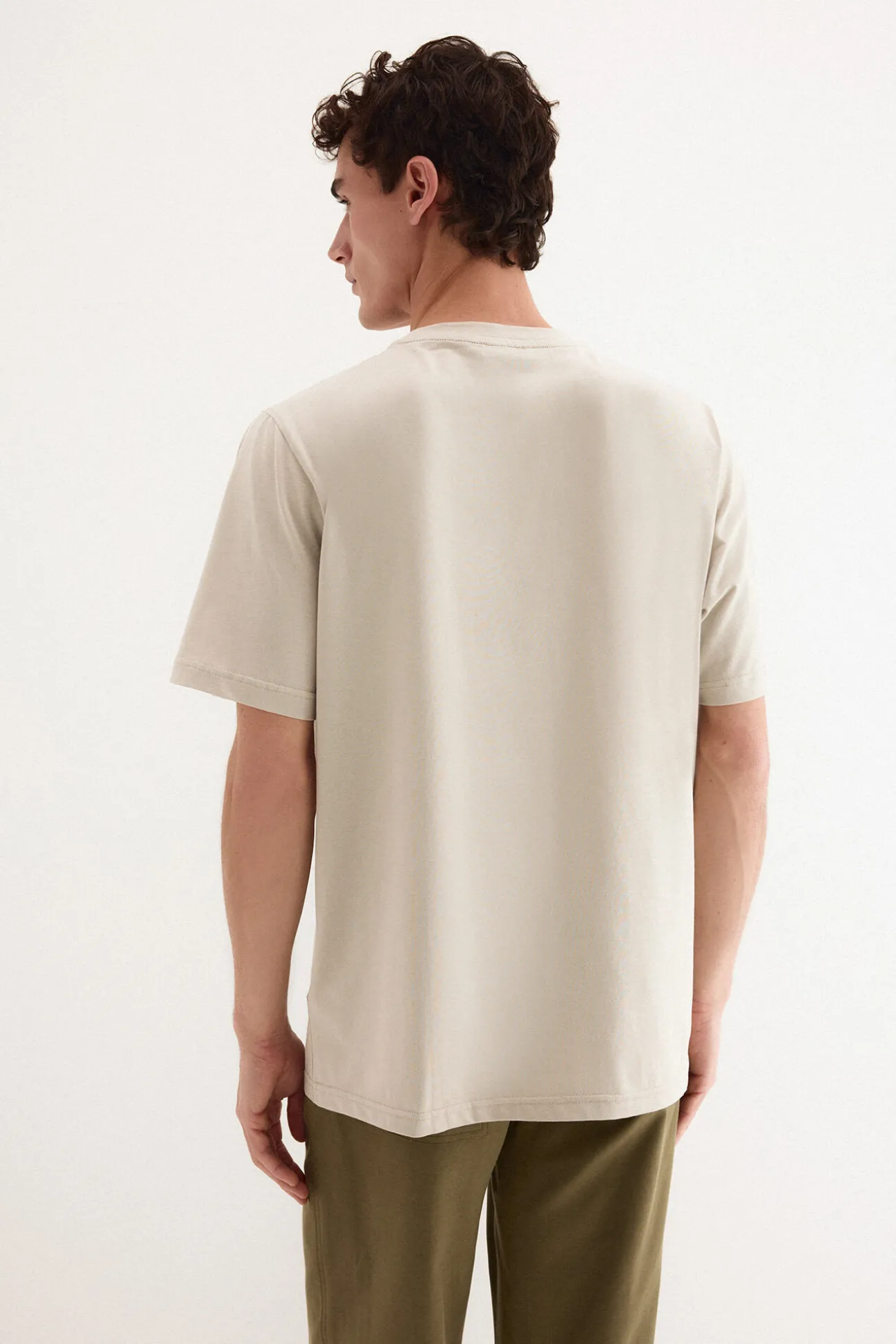 T-shirt com logo