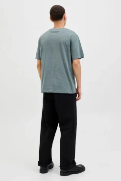 T-shirt com logo grande