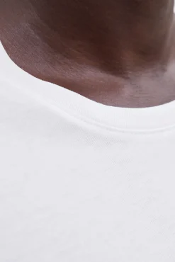 T-shirt com logo na frente