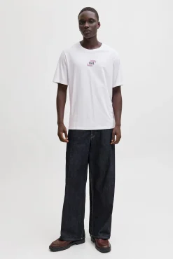 T-shirt com logo na frente