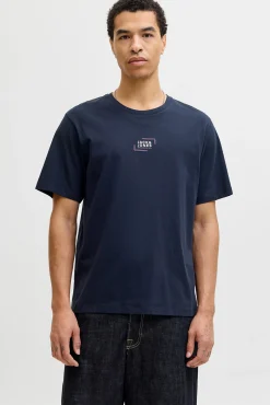 T-shirt com logo na frente