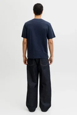 T-shirt com logo na frente