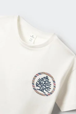 T-shirt de manga curta com árvore e círculo para criança