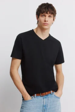 T-shirt gola em bico slim fit em lycra