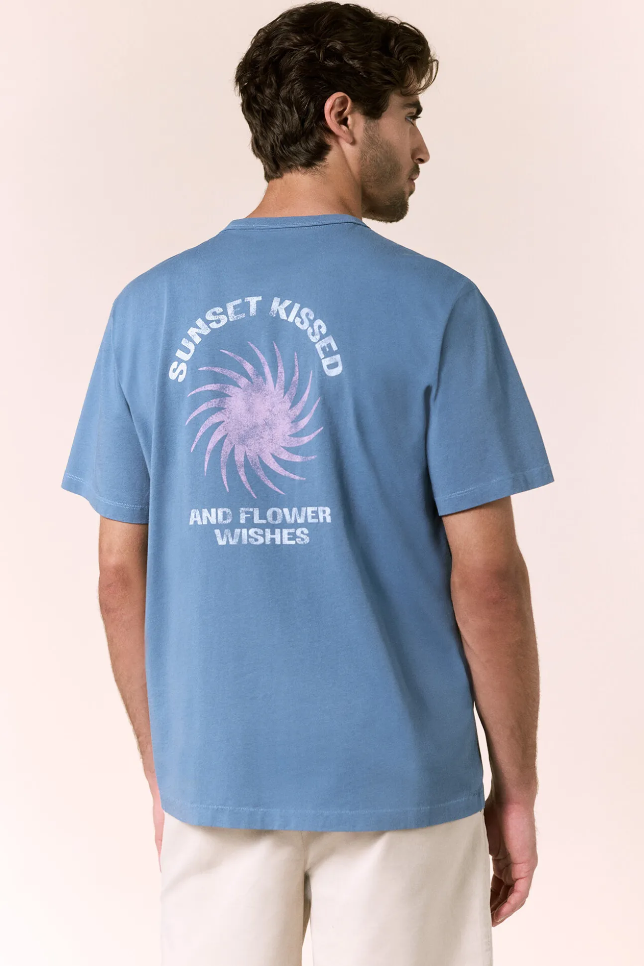 T-shirt gráfica lavada