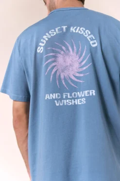 T-shirt gráfica lavada