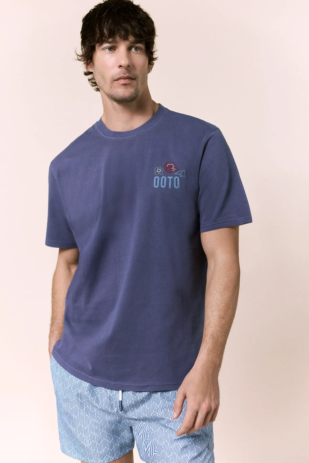 T-shirt gráfica lavada