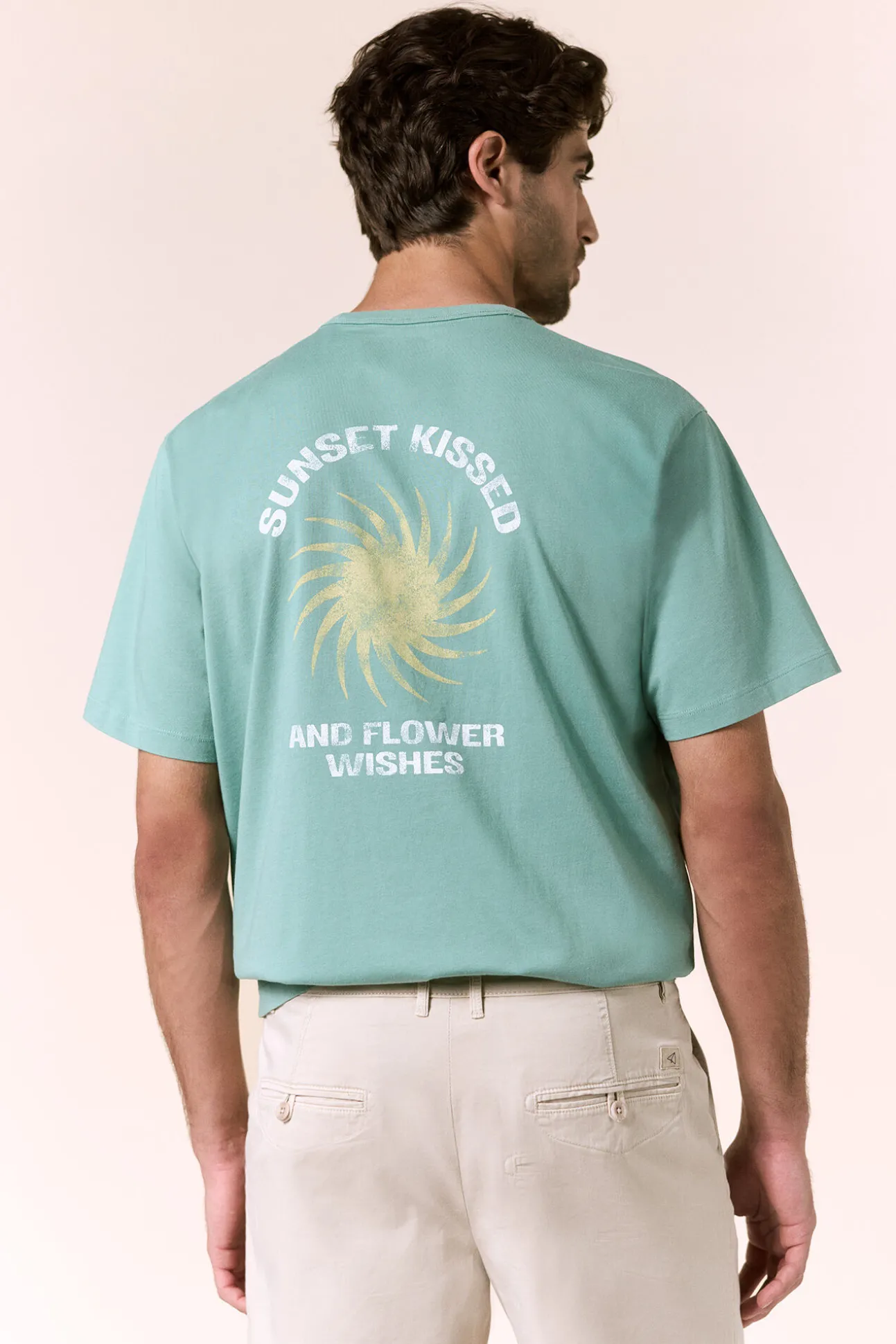 T-shirt gráfica lavada