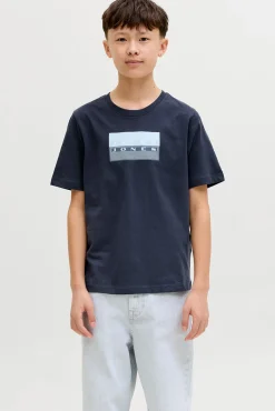 T-shirt logo