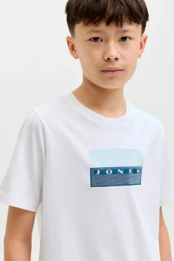 T-shirt logo