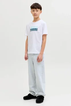 T-shirt logo
