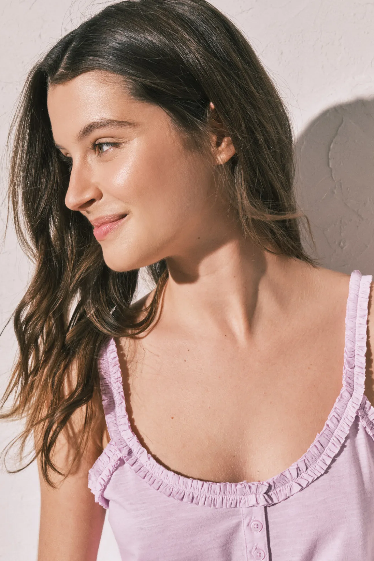 T-shirt alças com folhos em algodão rosa