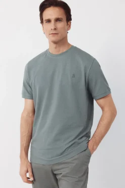 T-shirt básica em piqué