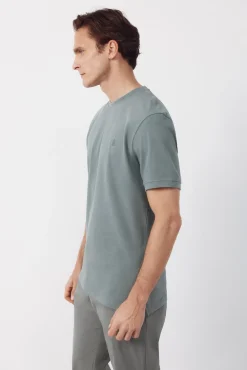 T-shirt básica em piqué