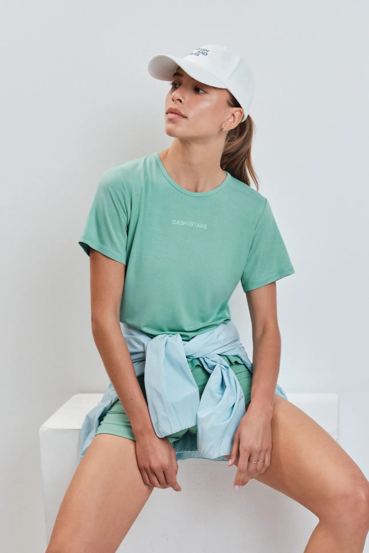 T-shirt com abertura nas costas verde