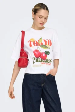 T-shirt com desenho na frente