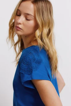 T-shirt crochet ombros