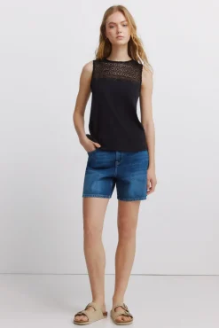T-shirt de alças bordada