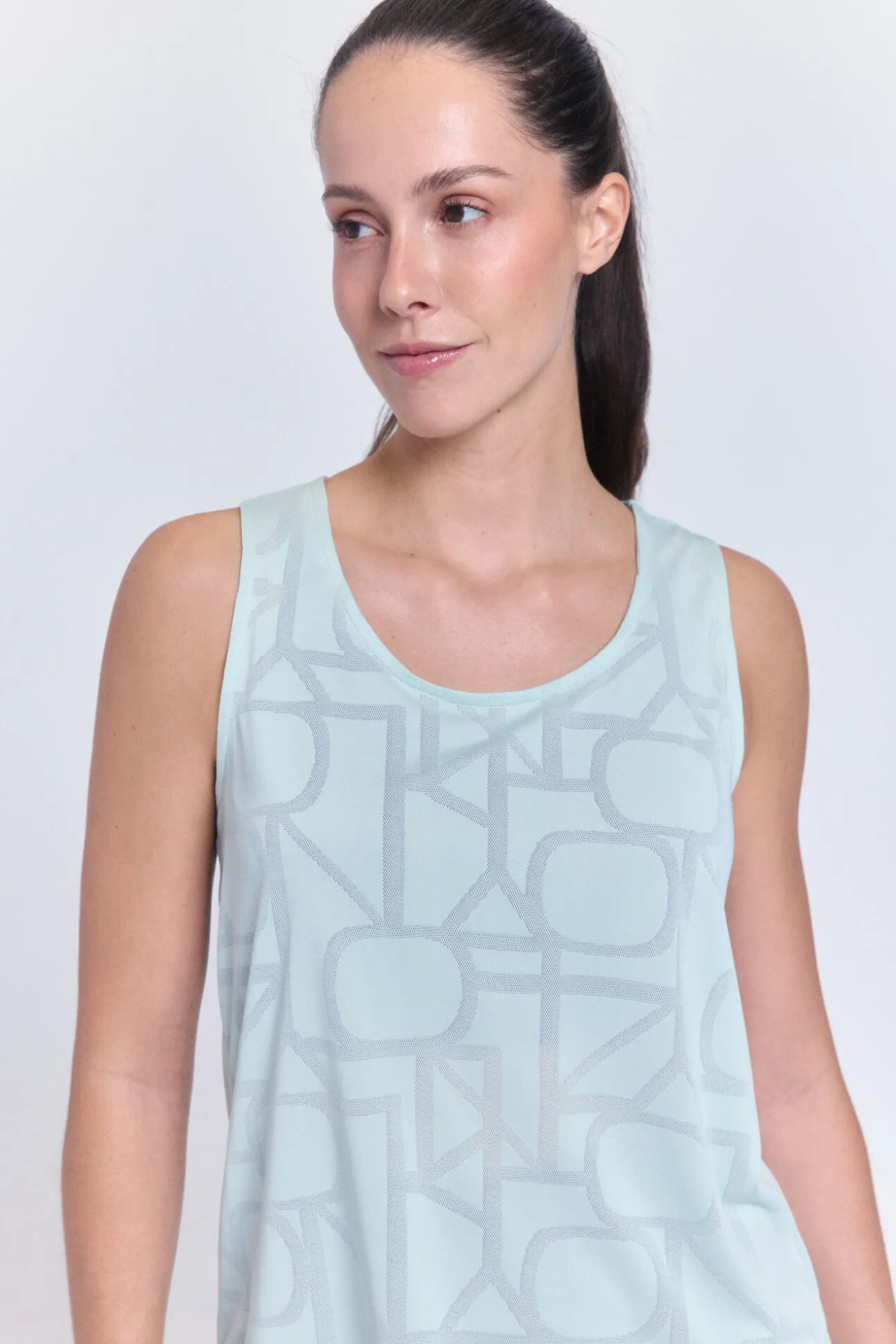 T-shirt de alças desportiva em tecido mesh