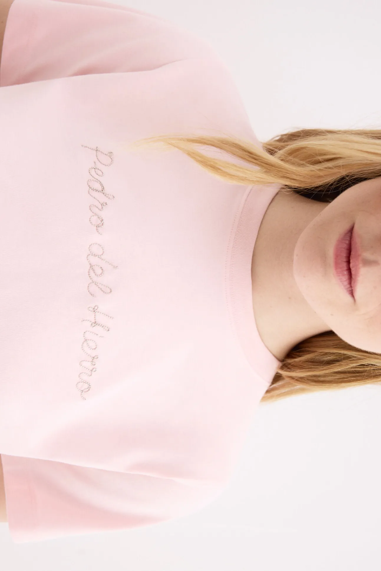 T-shirt de manga curta com logo metálico