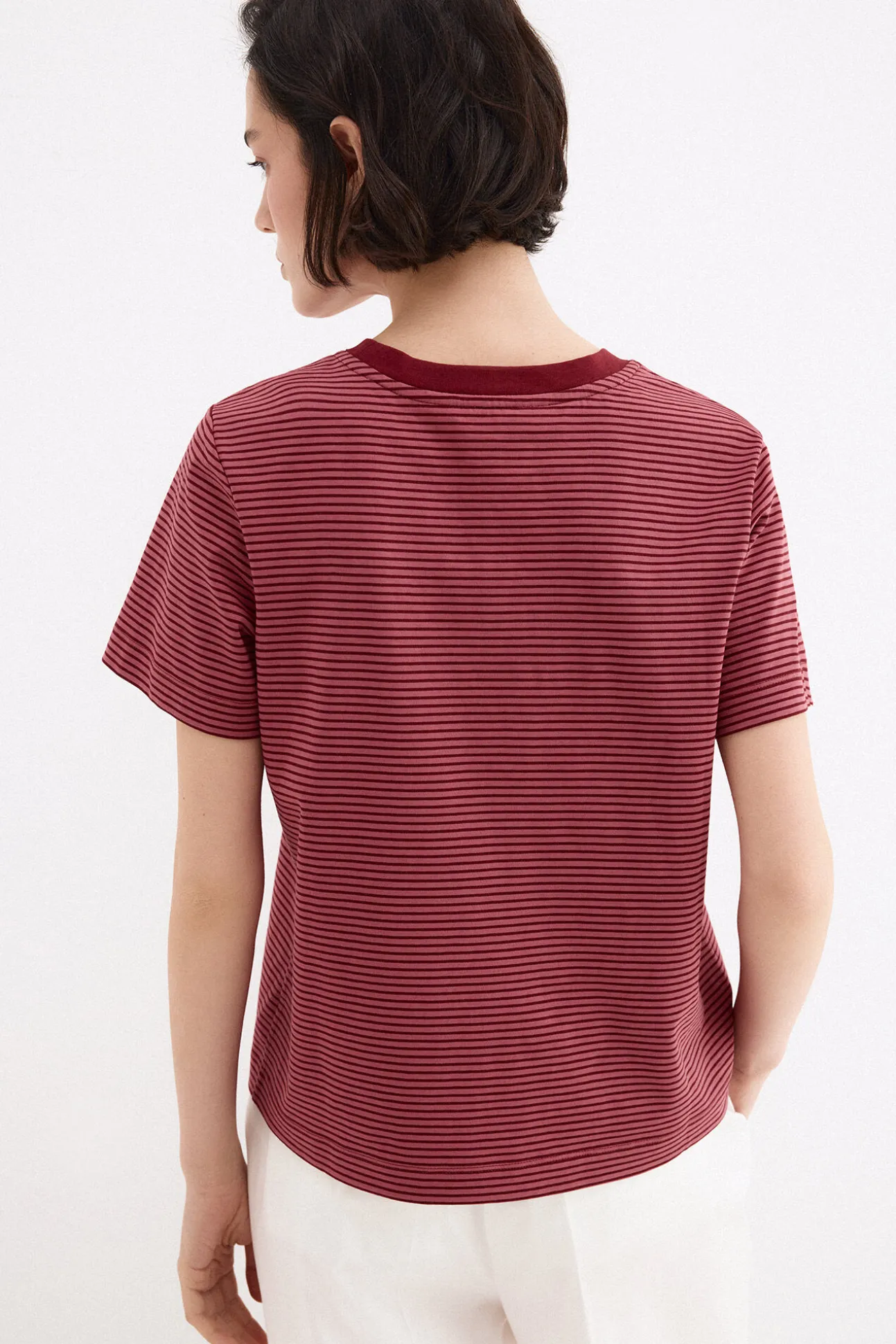 T-shirt de manga curta às riscas
